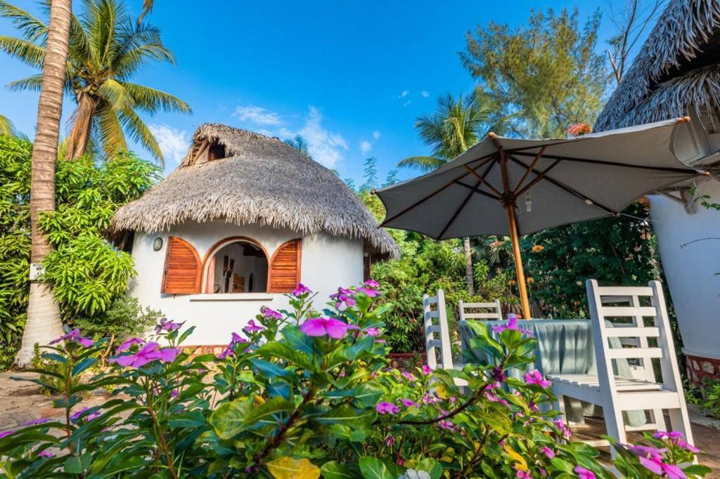 Chez Maggie Hotel & Restaurant Morondava Exterior foto